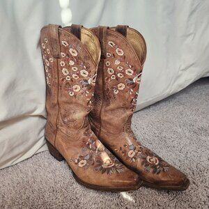 Shyanne Maisie Floral Embroidered Western Leather Boots